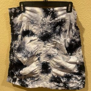 Wearables Trace Skirt; Size Large